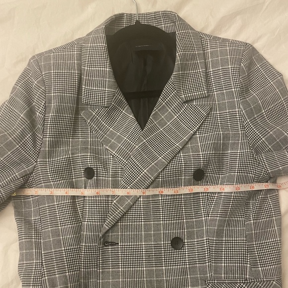 Blazer - Picture 8 of 8